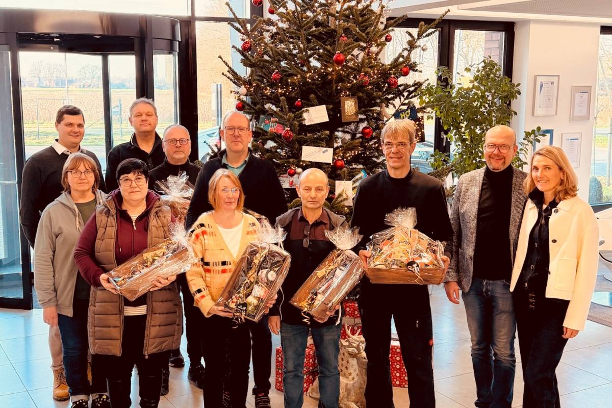 Sechs Mitarbeitende wurden für ihr zehnjähriges Jubiläum geehrt. Sechs Mitarbeitende wurden für ihr zehnjähriges Jubiläum geehrt.